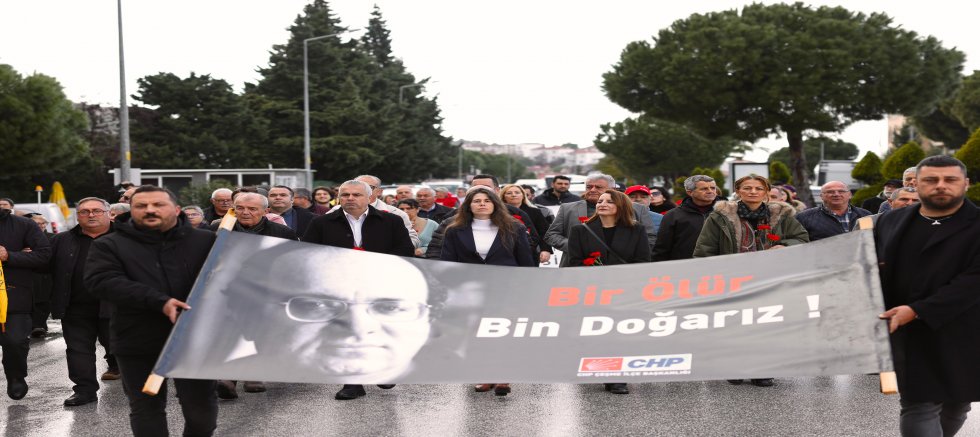 Uğur Mumcu Katledilişinin 33. Yılında Çeşme’de Anıldı: “Karanlığa Teslim Olmayacağız”