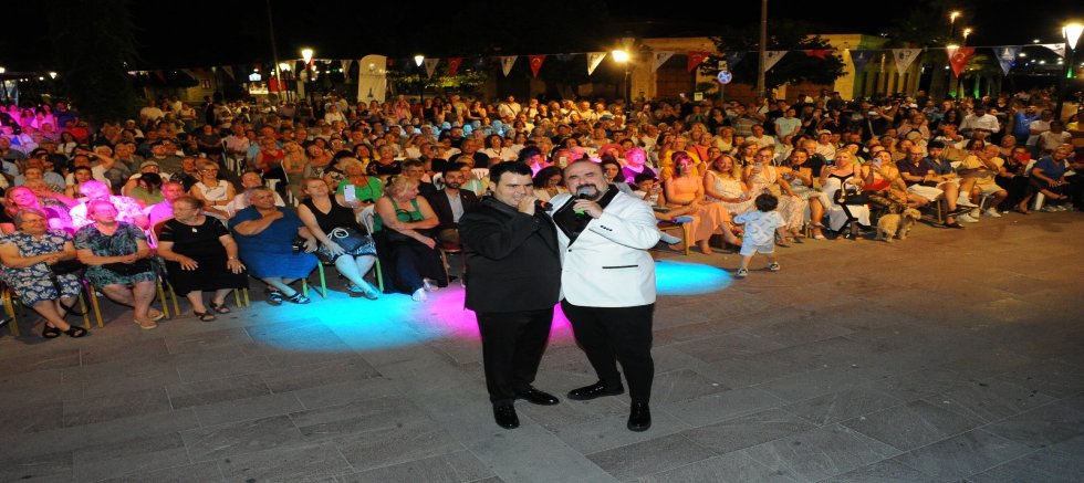 Usta ve Çırak Tenorlar Çeşme’de Büyüledi