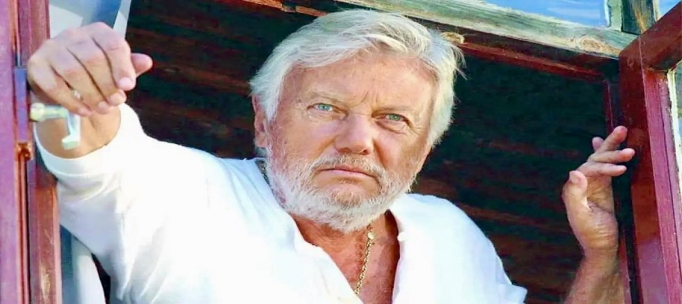 YEŞİLÇAM’IN “ALTIN ÇOCUĞU” GÖKSEL ARSOY HAYATINI KAYBETTİ