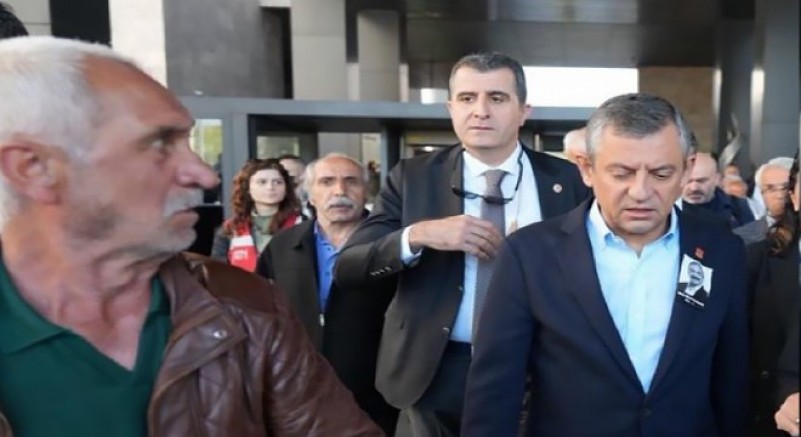 Son Dakika | CHP Genel Başkanı Özgür Özel’e Yumruklu Saldırı! 
