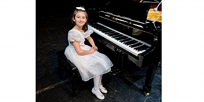 8 Yaşındaki Doğa’dan Etkileyici  Piyano Resitali