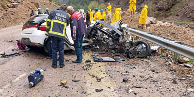 Adana'da heyelan nedeniyle üzerine kaya devrilen otomobildeki 4 öğretmen hayatını kaybetti