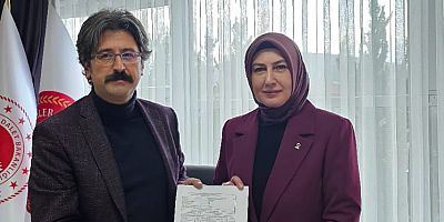 AK Parti Çeşme İlçe Başkanı Pınar Ayyıldız Özen Mazbatasını Aldı