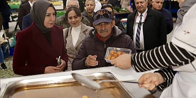 Ak Parti Çeşme İlçe Teşkilatı Şehitler İçin Lokma Döktü