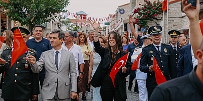 Alaçatı’dan Çeşme’ye 104. Yıl Gururu
