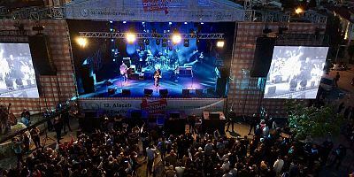 Alaçatı Ot Festivali’nde Halk Konserleri Ertelendi