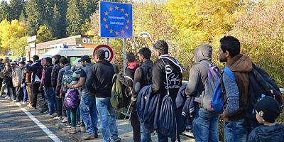 Almanya, Schengen'i Askıya Aldı!