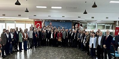 Aslanoğlu eski ilçe başkanlarıyla bir araya geldi! 