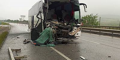 Balıkesir Susurluk yolunda feci kaza 33 yaralı!