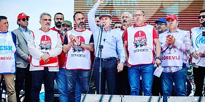 Başkan Soyer 1 Mayıs'ta Gündoğdu'dan seslendi; “O zorbalar tıpış tıpış gidecekler”