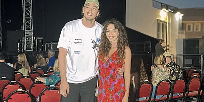 Cedi Osman ve Ebru Şahin, Çeşme’de Romantik Anlar Yaşıyor!