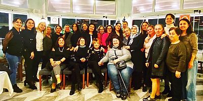 ÇEŞKARDEŞLER YENİ YIL ÖNCESİNDE YEMEKTE BULUŞTU 