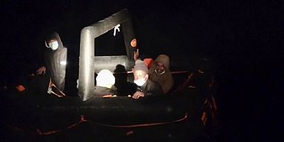 Çeşme açıklarında 5 göçmen kurtarıldı!