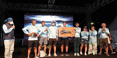 Çeşme Açıklarında Nefes Kesen Mücadele: Demirels Ekibi Şampiyon