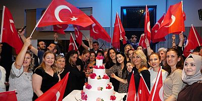 Çeşme Belediyesi'nden öğretmenlere geleneksel yemek  