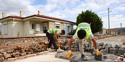 Çeşme Belediyesi’nden Yol Yenileme Seferberliği
