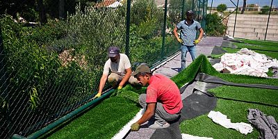 Çeşme Belediyesinden park ve spor alanlarında kapsamlı yenileme 