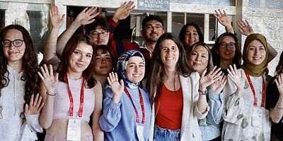 Çeşme Belediyesinden üniversiteli gençlere eğitim desteği