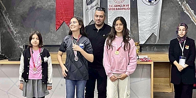 Çeşme Belediyespor genç satranççılarından gururlandıran başarı