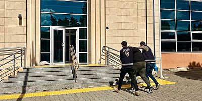 Çeşme’de 1 göçmen kaçakçısı organizatörü yakalandı