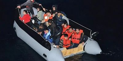 Çeşme’de 17 düzensiz kurtarıldı!