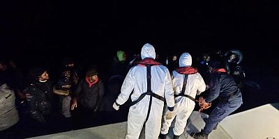 Çeşme’de 50 düzensiz göçmen kurtarıldı!