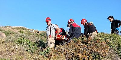 Çeşme’de Avcı Kayalıklardan Düştü
