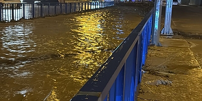 Çeşme’de Bir Aylık Yağış Bir Gecede Düştü!