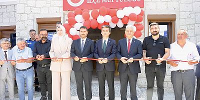 ÇEŞME’DE İLÇE MÜFTÜLÜK HİZMET BİNASI DUALARLA AÇILDI