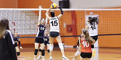 Çeşme’de İlk Voleybol Lig Maçı Heyecanı
