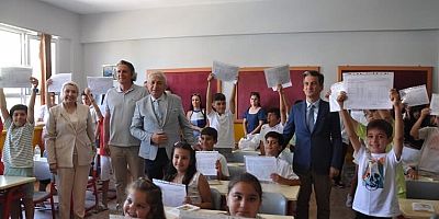 Çeşme’de Karne Sevinci! Öğrenciler Yaz Tatiline Girdi…