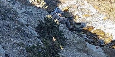 Çeşme’de Kayalıklardan Düşen Kişi İtfaiye Ekipleri Tarafından Kurtarıldı