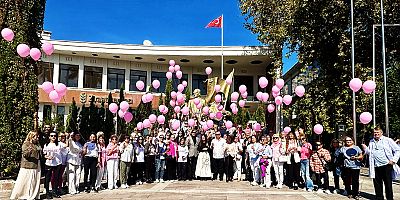 Çeşme’de Meme Kanseri Farkındalığı için Pembe Adımlar Atıldı