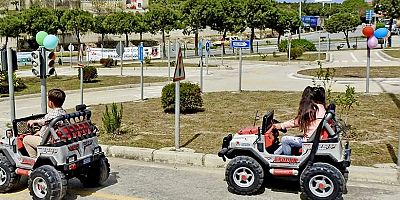 Çeşme’de Miniklere Uygulamalı Trafik Eğitimi