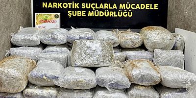 Çeşme’de otomobilde 65 kilo 367 gram uyuşturucu ele geçirildi