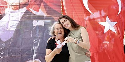 Çeşme’de Petek Evleri Kooperatifi 30 Yıl Sonra Tapularını Aldı!