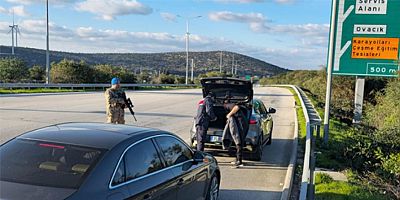 Çeşme’de, polis ve jandarma ekipleri huzur denetimlerine devam ediyor 