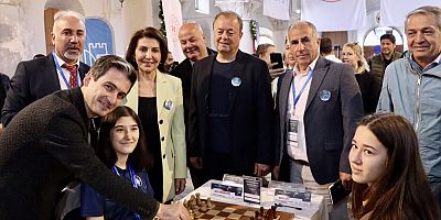 Çeşme'de satranç şampiyonasında ilk hamleler yapıldı!