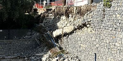 Çeşme’de Son Yağmur’da Sakarya Mahallesi’nde İstinat Duvarı Çöktü