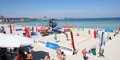 Çeşme’de Uluslararası Grand Slam Plaj Voleybolu heyecanı yaşandı