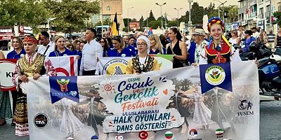 Çeşme’de Uluslararası Halk Dansları Şöleni