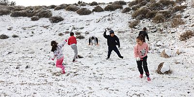 Çeşme’de Yeni Yılın İlk Gününde Kar Sürprizi