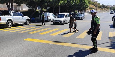 Çeşme Emniyeti Trafik Ekiplerin’den okul önlerinde sıkı denetim!