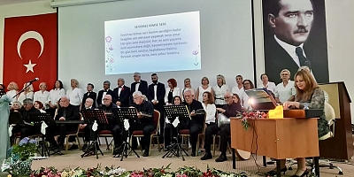 Çeşme Halk Eğitim Merkezi’nden Yıl Sonu Konserinde Sanat Dolu Gece