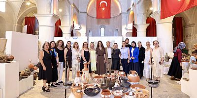 Çeşme Halk Eğitim Merkezi’nin Yıl Sonu Sergisi Büyük Beğeni Topladı