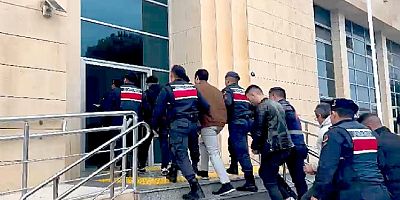 ÇEŞME JANDARMA KAÇAKÇILARA GEÇİT VERMEDİ!