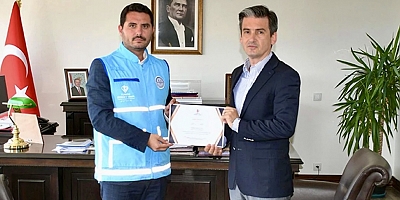 Çeşme Kaymakamı Maraşlı, Kurbanını TDV’ye Bağışladı