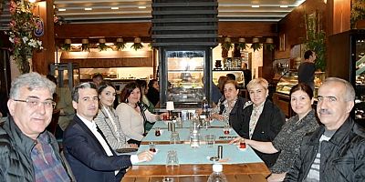 Çeşme Kaymakamı Mehmet Maraşlı Muhtarlarla İftar Yemeğinde Buluştu