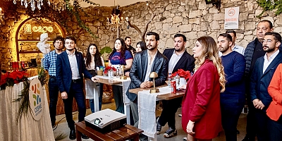 Çeşme Kent Konseyi Gençlik Meclisi Sahnede!