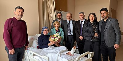 Çeşme Kent Konseyi’nden Pınar Ayyıldız Özen’e Geçmiş Olsun Ziyareti